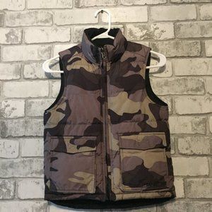 Gap Reversible Cameo/Black Boy's Vest Size Small